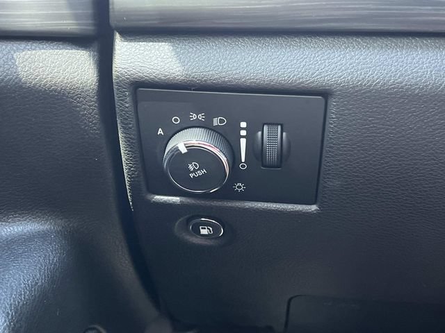 Used 2020 Jeep Grand Cherokee Altitude AWD/4WD image 29