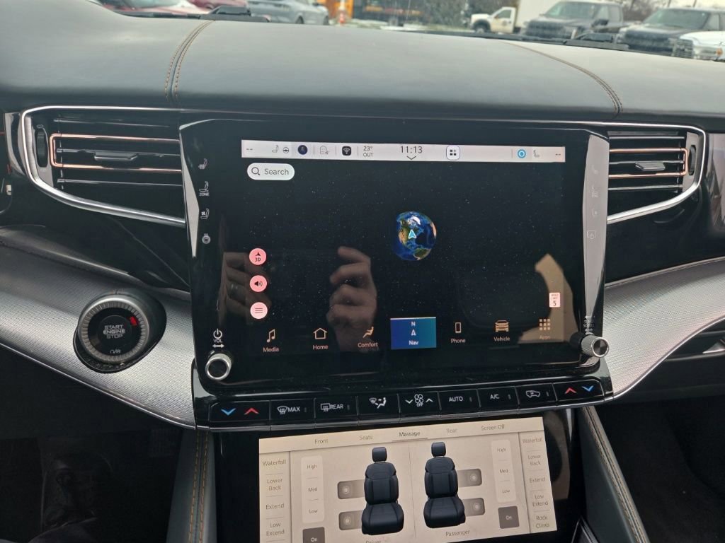 Used 2022 Jeep Grand Wagoneer Series III w/ Rear Seat Video Group 1 image 12