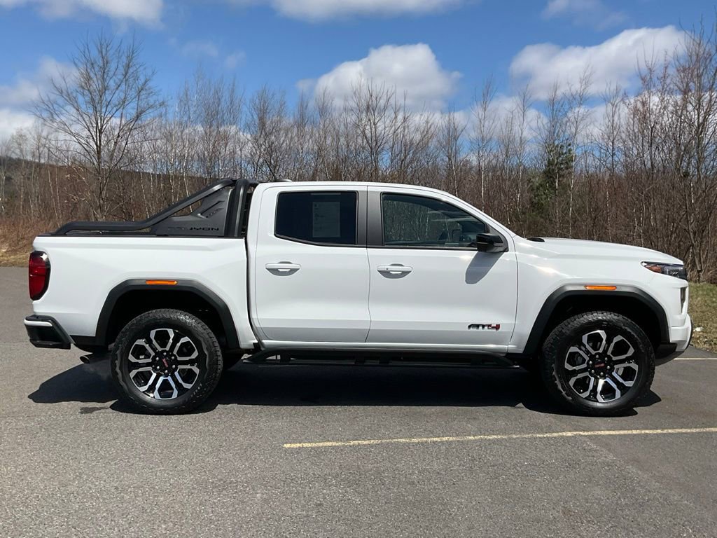Used 2025 GMC Canyon AT4 w/ Nightfall Edition image 26