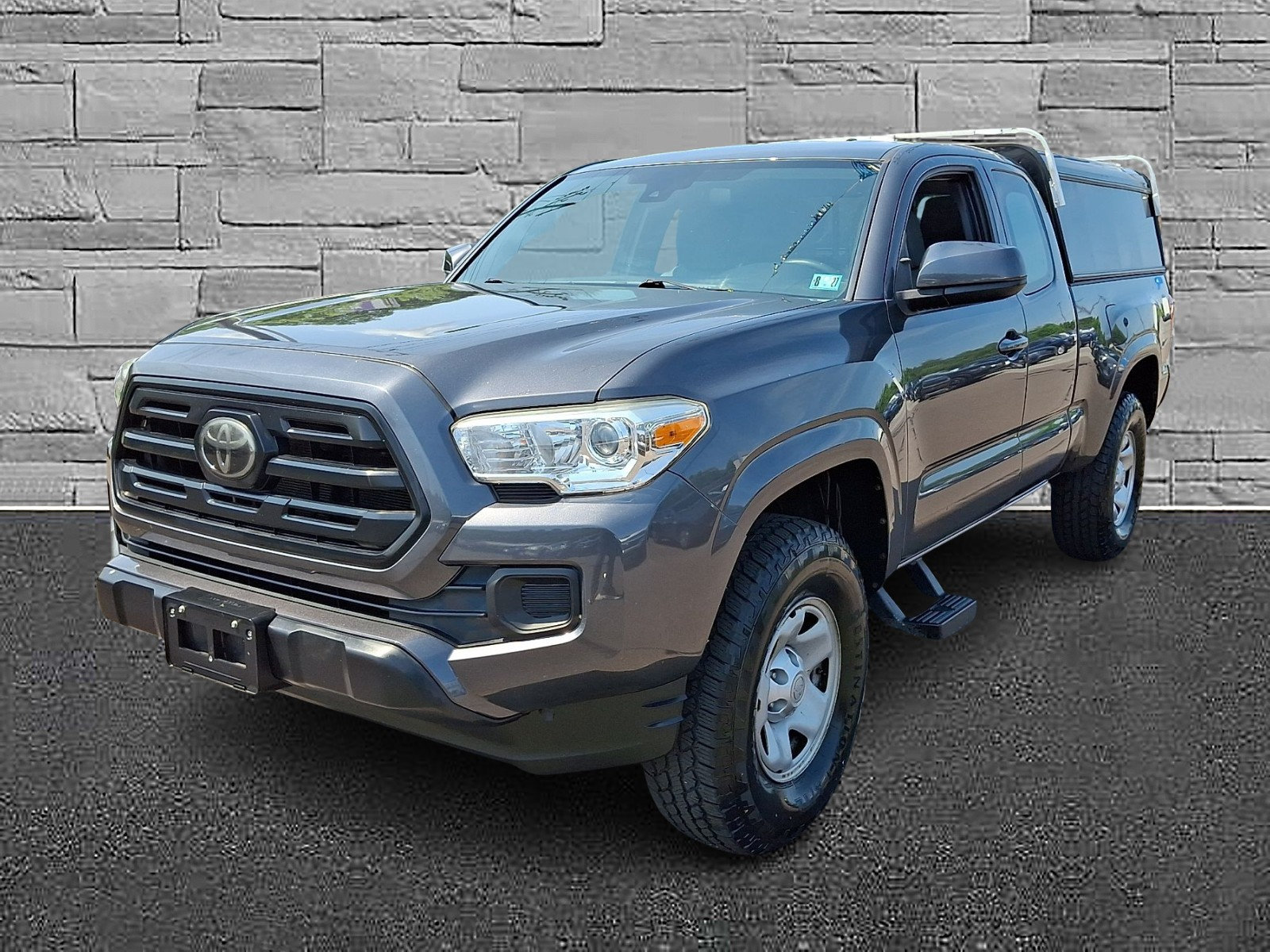 Used 2018 Toyota Tacoma SR w/ SR Convenience Package AWD/4WD image 4