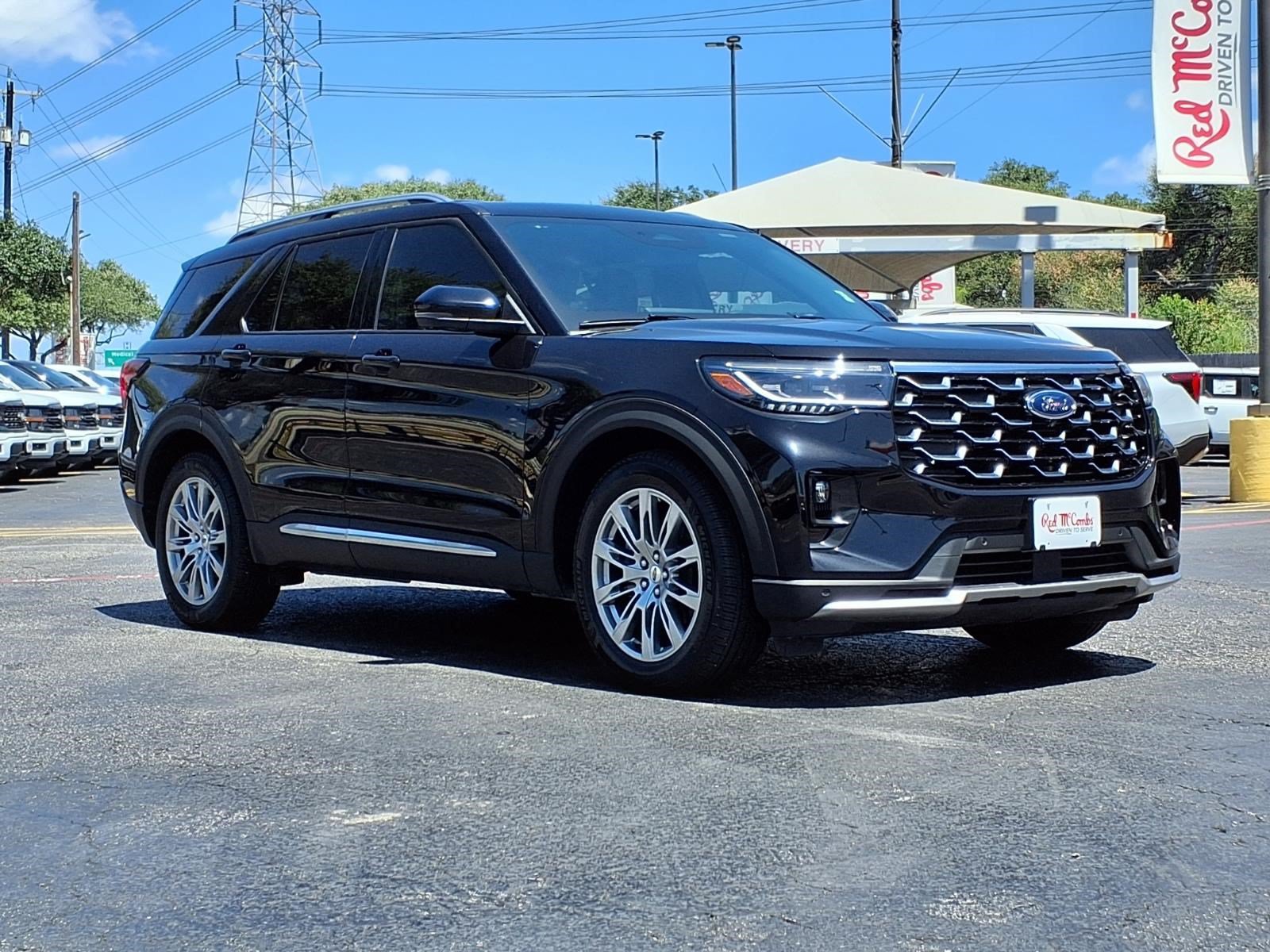 Certified 2025 Ford Explorer Platinum RWD image 4