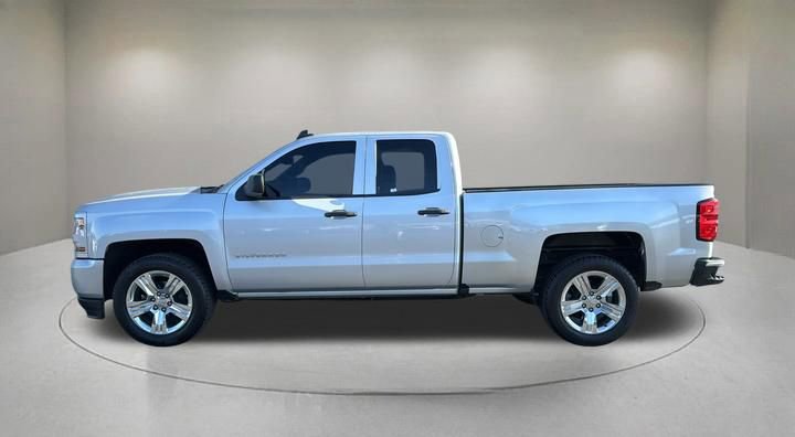 Used 2018 Chevrolet Silverado 1500 Custom w/ Custom Value Package AWD/4WD image 5