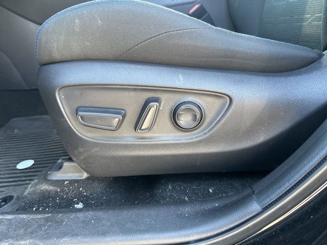 Used 2022 Toyota RAV4 SE image 22