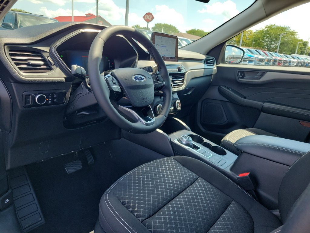 Certified 2023 Ford Escape Active AWD/4WD image 22