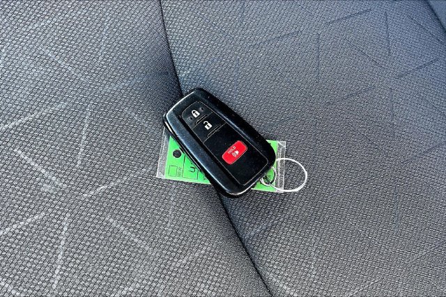 Used 2024 Toyota RAV4 XLE FWD image 10