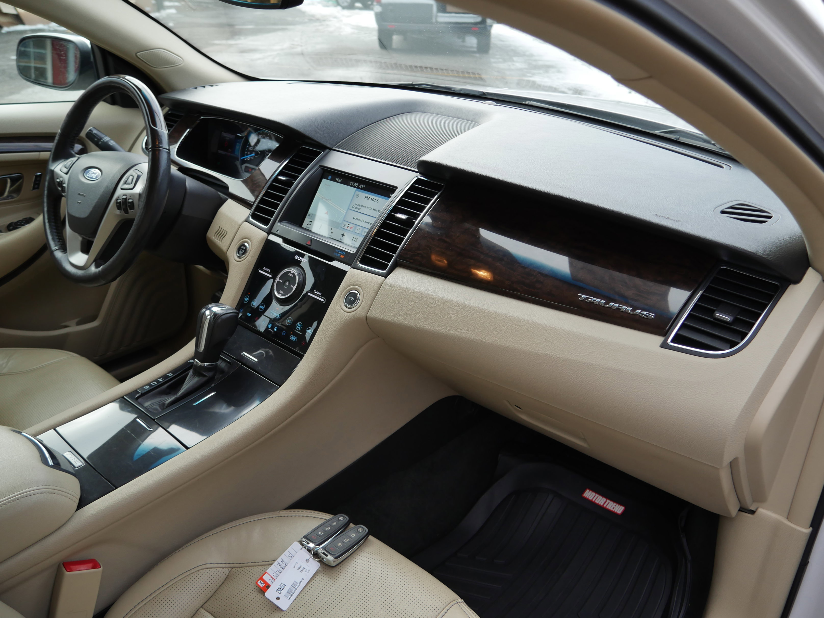 Certified 2017 Ford Taurus Limited image 29