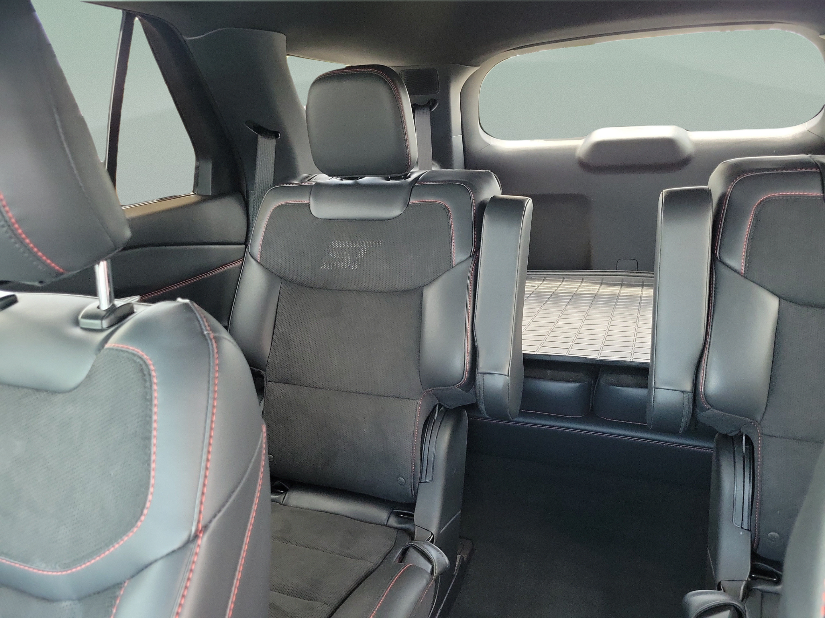 Certified 2025 Ford Explorer ST AWD/4WD image 8