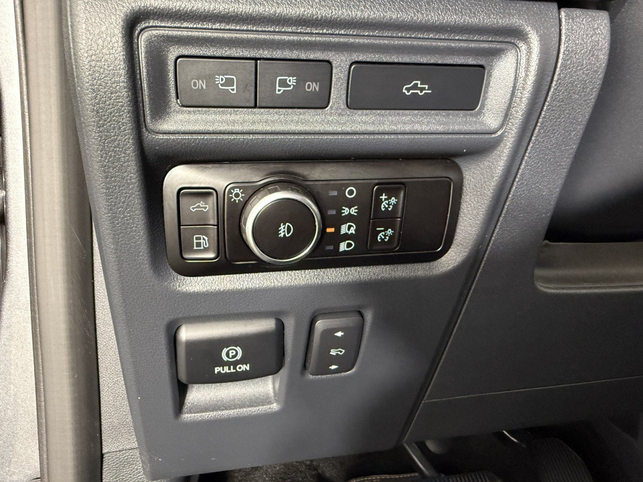 Certified 2023 Ford F150 Platinum AWD/4WD image 23