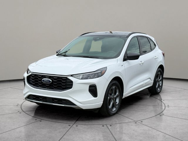 Certified 2023 Ford Escape ST-Line w/ Tech Pack #1 AWD/4WD image 3