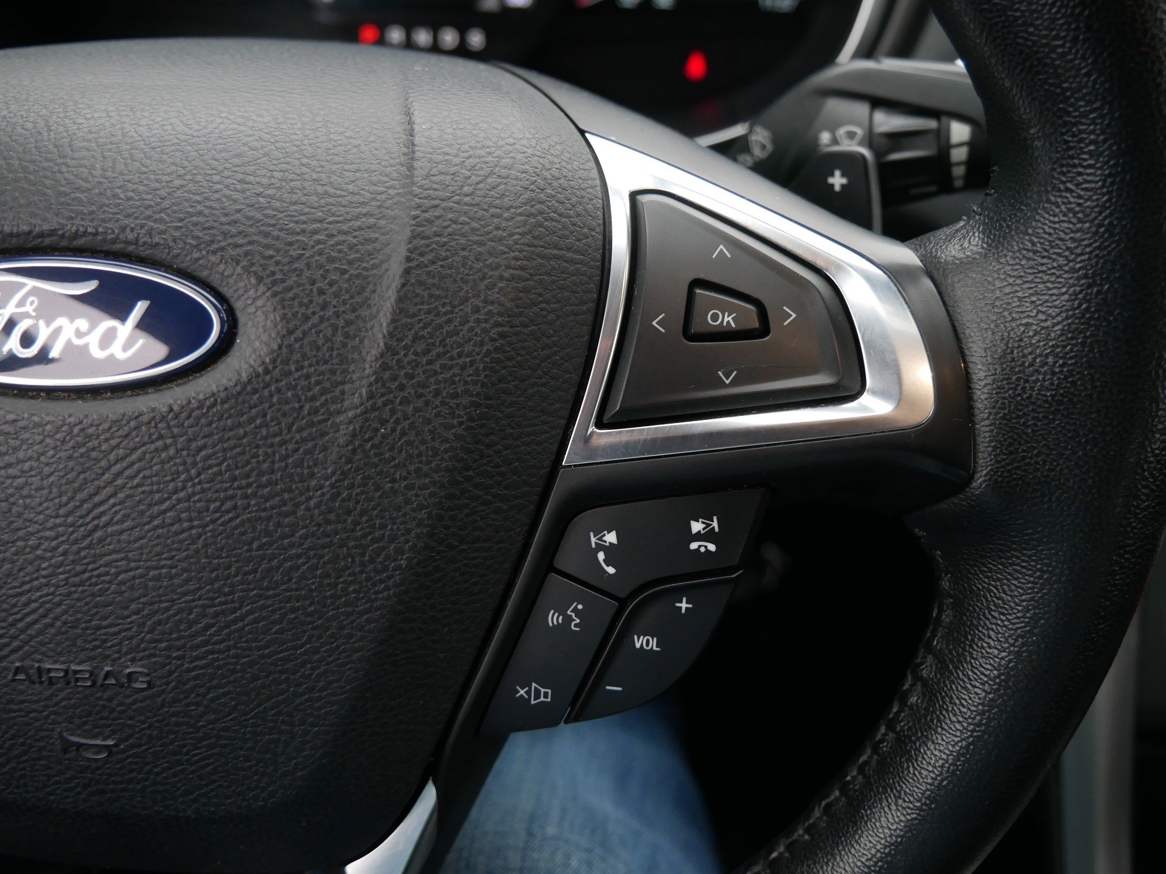 Certified 2018 Ford Fusion SE w/ Fusion SE Technology Package image 29