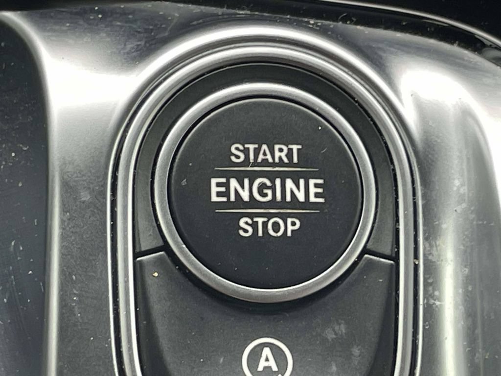Used 2020 Mercedes-Benz GLB 250 4MATIC w/ Premium Package image 22