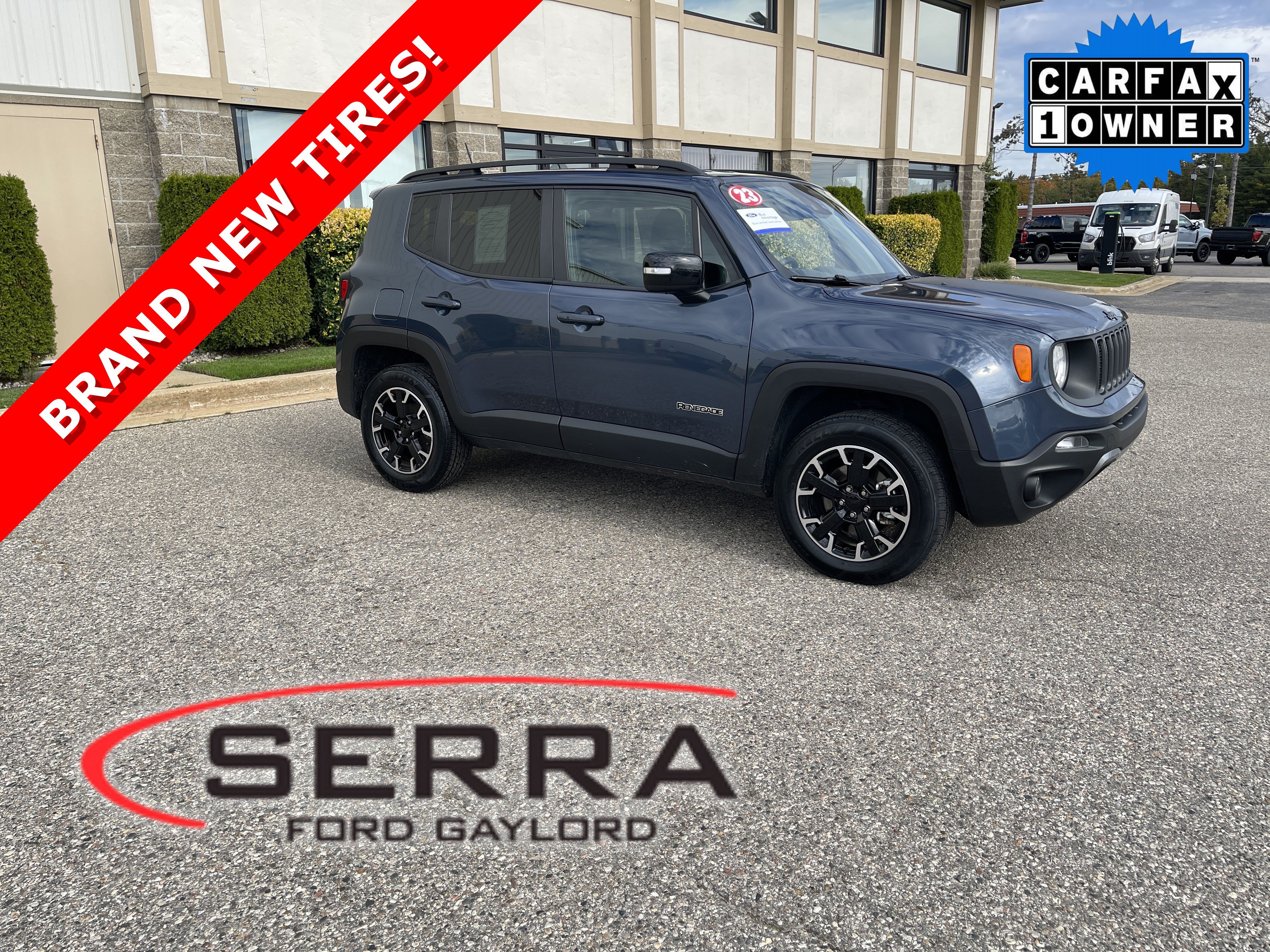 Used 2023 Jeep Renegade Latitude AWD/4WD image 1