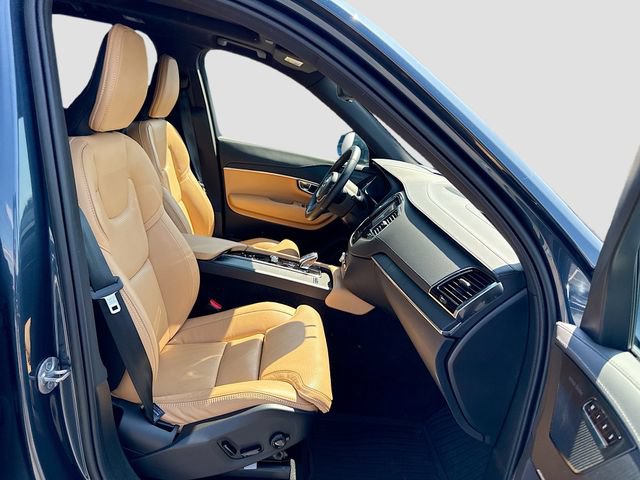 Used 2023 Volvo XC90 B6 Ultimate w/ Protection Package Premier AWD/4WD image 37