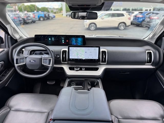 Certified 2025 Ford Expedition Active AWD/4WD image 2