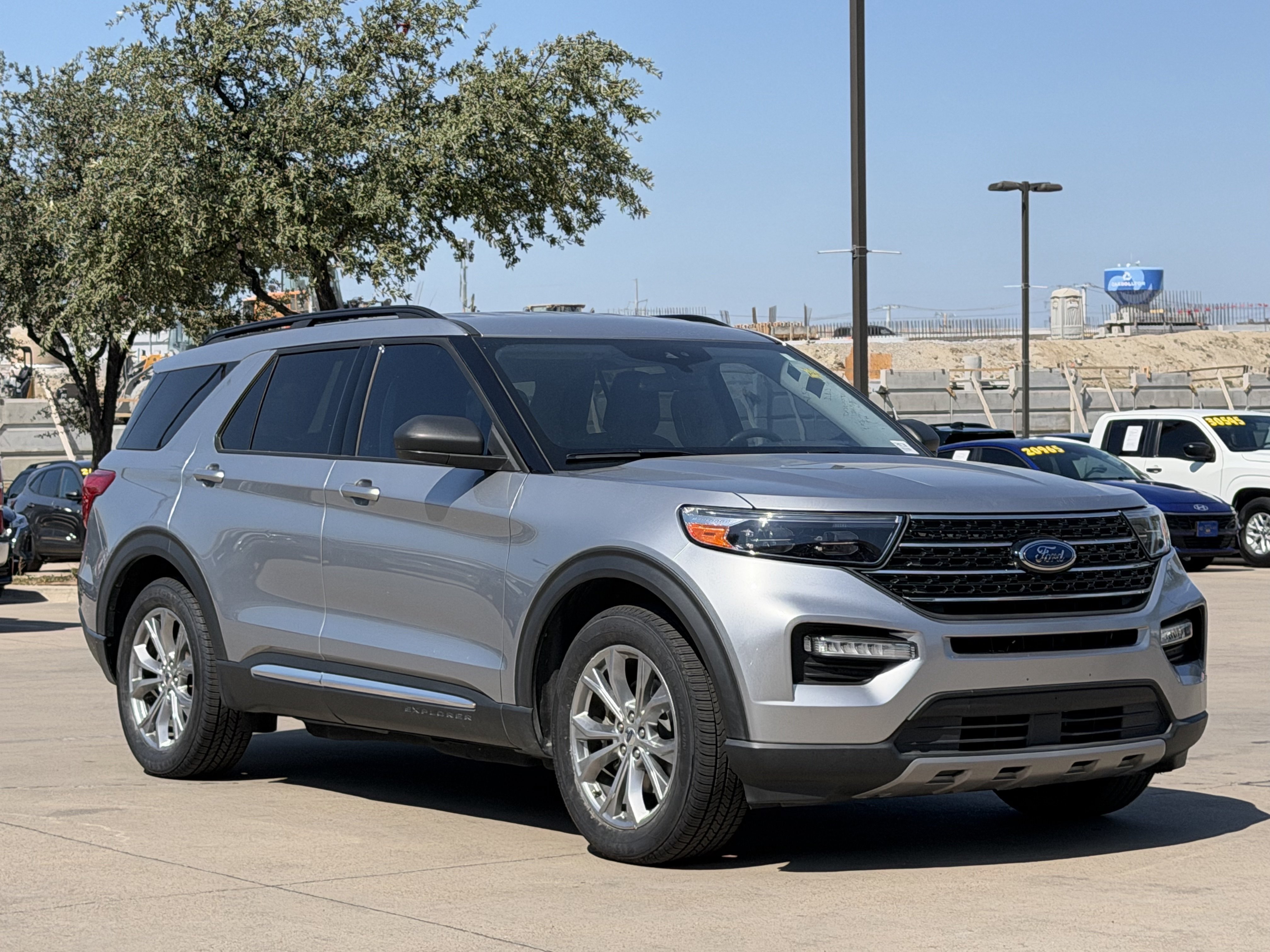 Certified 2021 Ford Explorer XLT w/ Equipment Group 202A RWD image 2