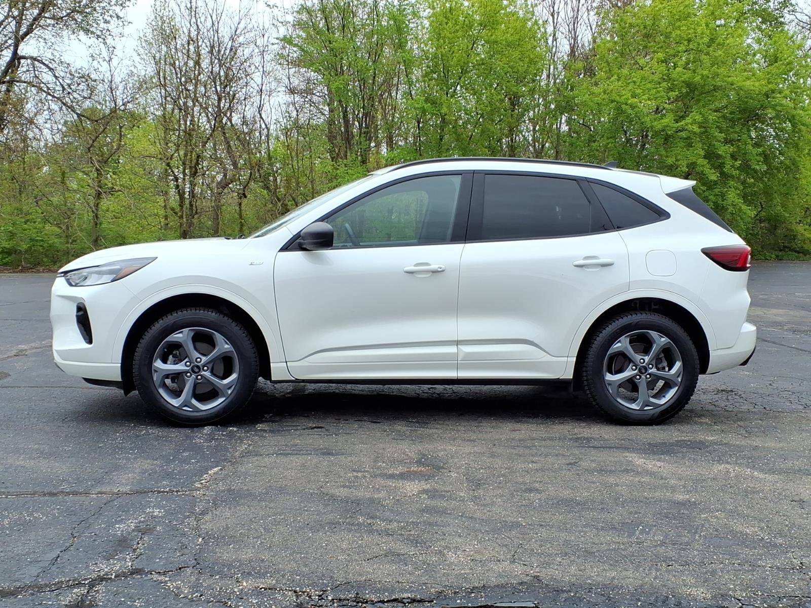 Certified 2023 Ford Escape ST-Line AWD/4WD image 4