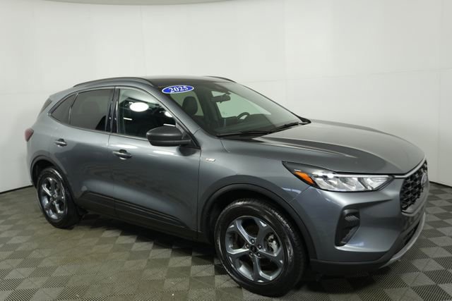 Certified 2025 Ford Escape ST-Line image 6