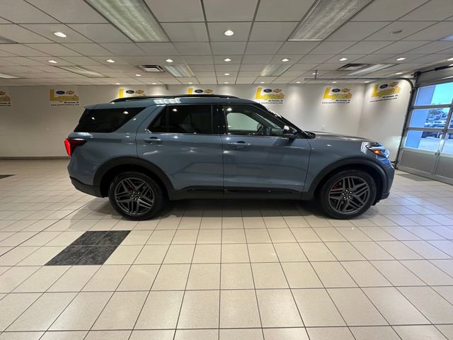 Certified 2025 Ford Explorer ST AWD/4WD image 3