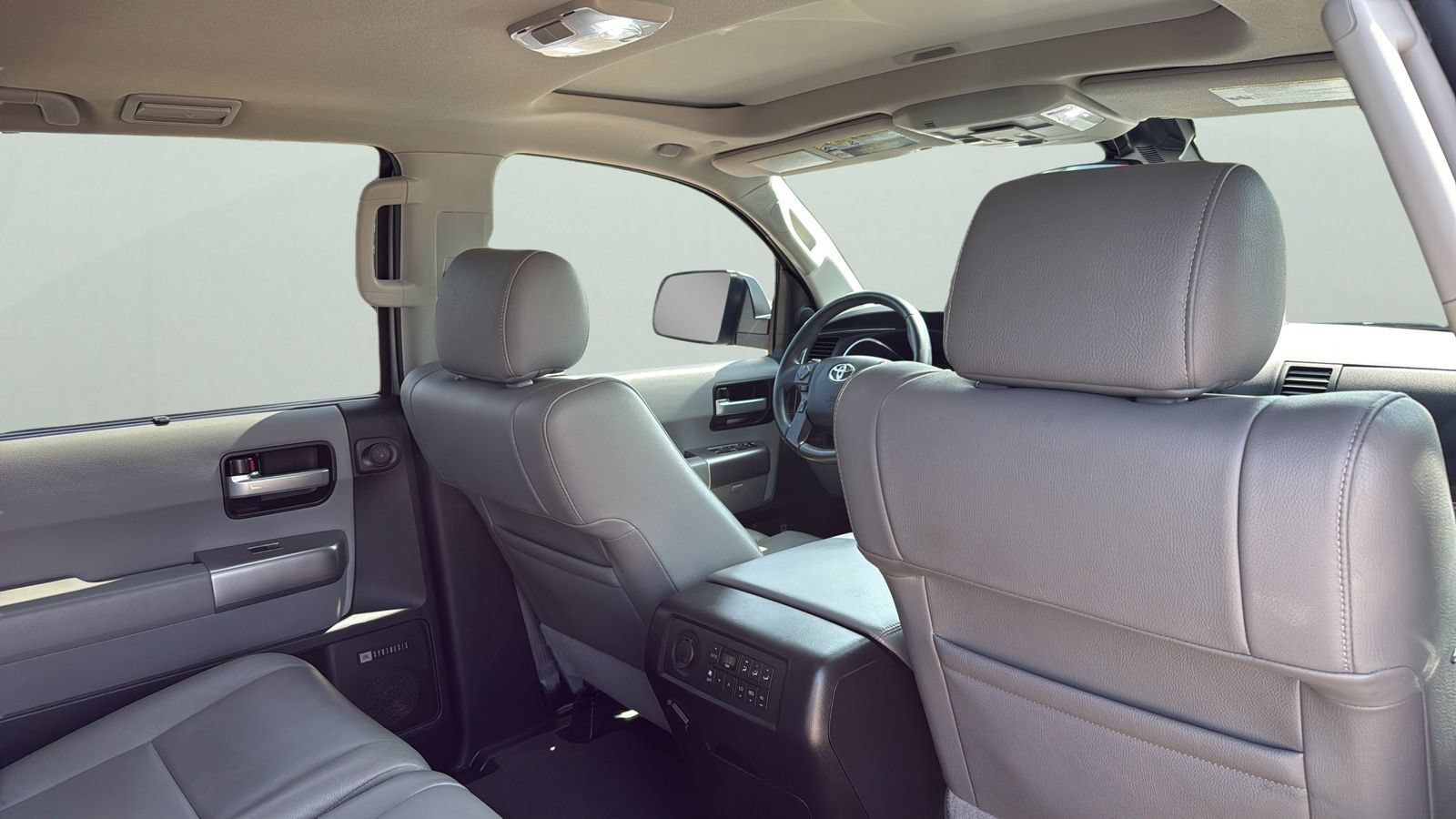 Used 2021 Toyota Sequoia Limited w/ Safety & Convenience Package AWD/4WD image 28
