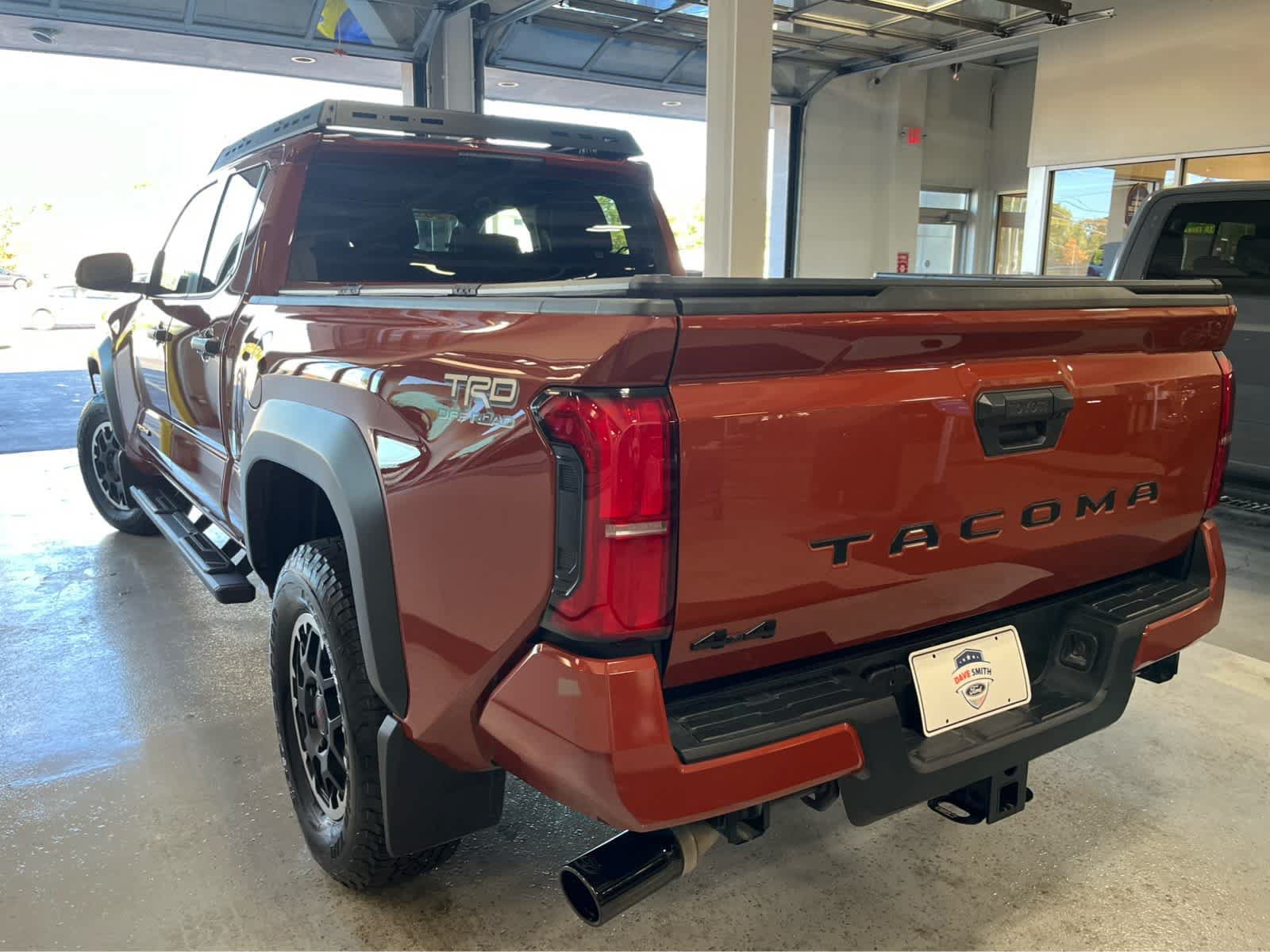 Used 2025 Toyota Tacoma TRD Off-Road AWD/4WD image 9