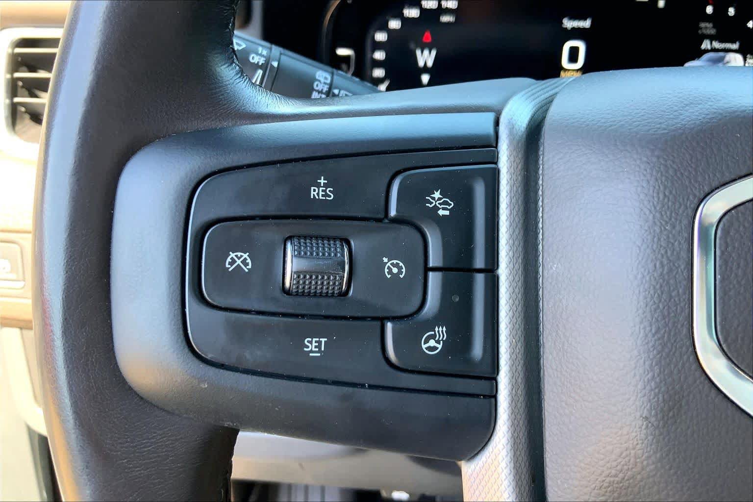 Used 2022 GMC Yukon XL Denali AWD/4WD image 24