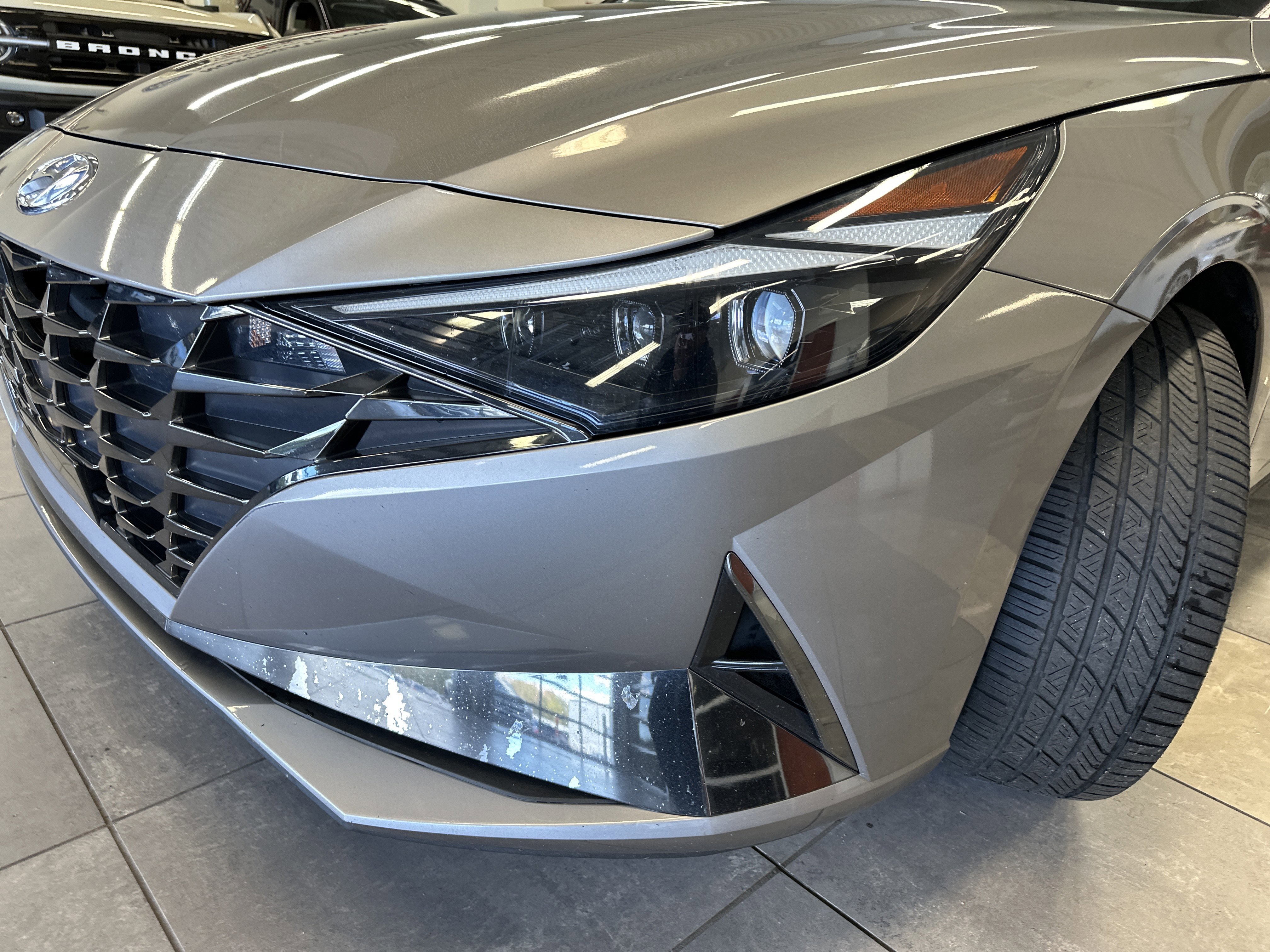 Used 2021 Hyundai Elantra Limited image 19