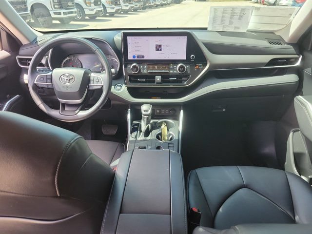 Used 2023 Toyota Highlander XLE FWD image 20
