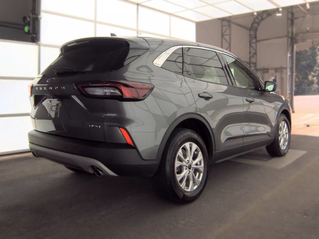 Certified 2023 Ford Escape Active w/ Tech Pack #1 AWD/4WD image 4
