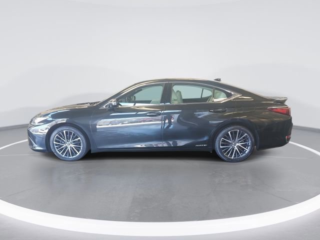 Used 2022 Lexus ES 300h w/ Premium Package image 2