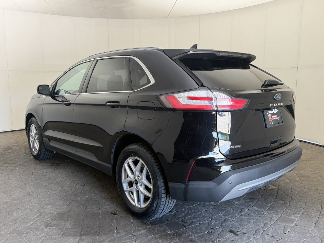 Certified 2023 Ford Edge SEL w/ Convenience Package AWD/4WD image 5