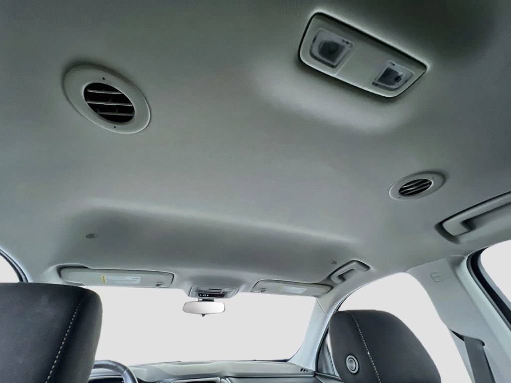 Used 2021 Chevrolet Traverse LT w/ LPO, Floor Liner Package AWD/4WD image 40