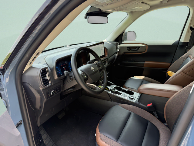 Certified 2025 Ford Bronco Sport Outer Banks w/ Outer Banks Tech Package+ AWD/4WD image 4