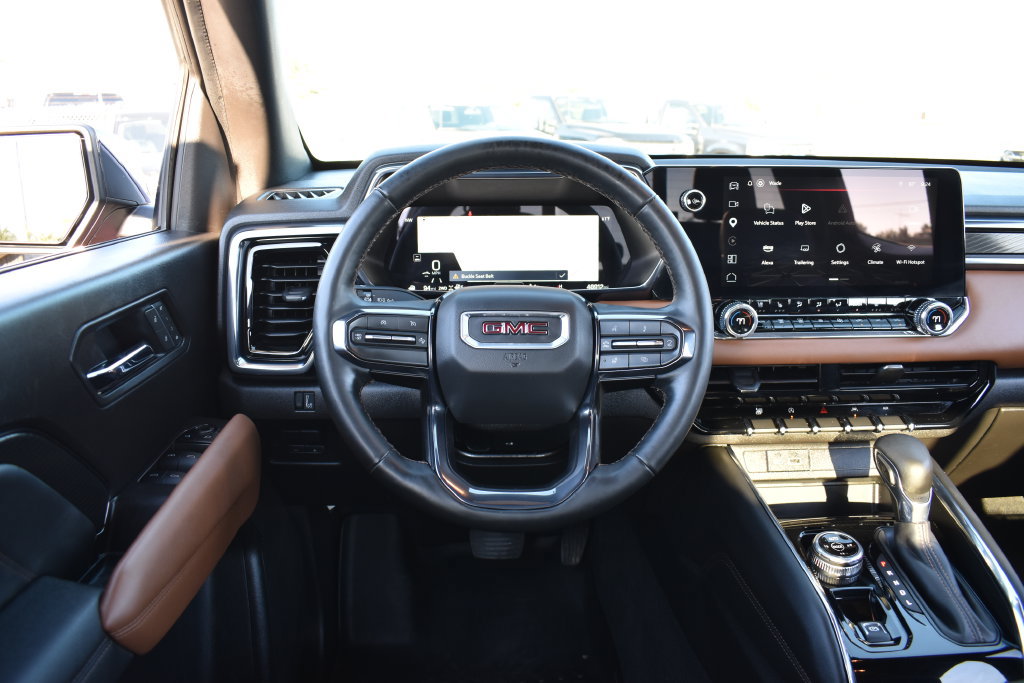 Used 2025 GMC Canyon AT4 w/ Technology Plus Package AWD/4WD image 16