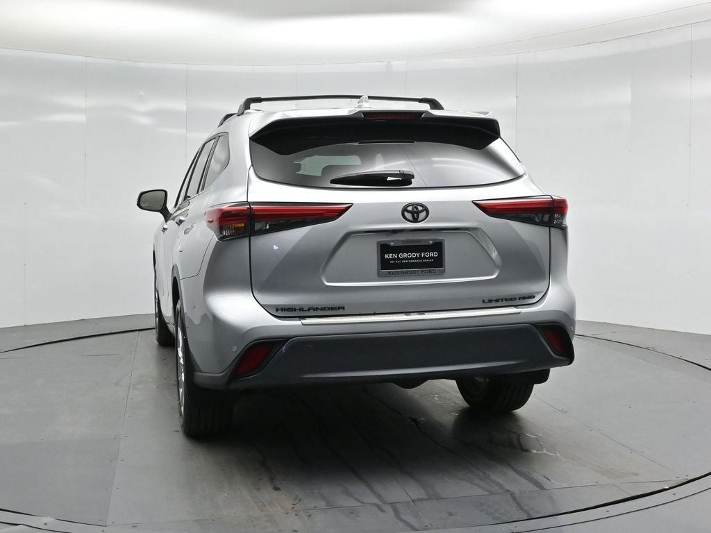 Used 2022 Toyota Highlander Limited image 16