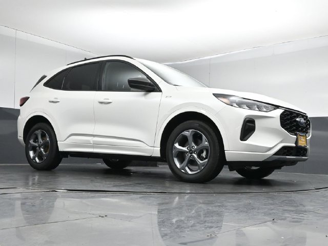 Certified 2024 Ford Escape ST-Line w/ Tech Pack #1 AWD/4WD image 37
