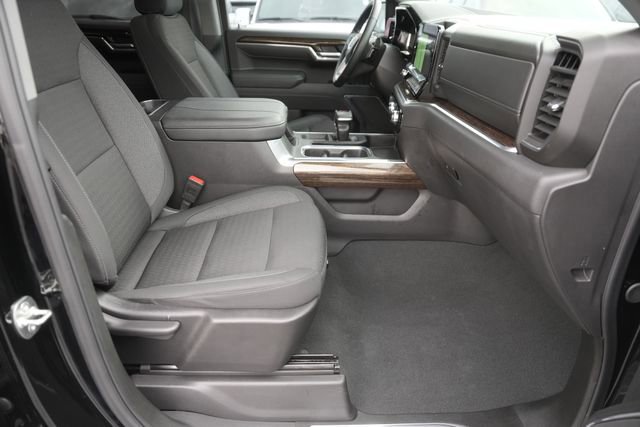 Used 2025 GMC Sierra 1500 Elevation image 18