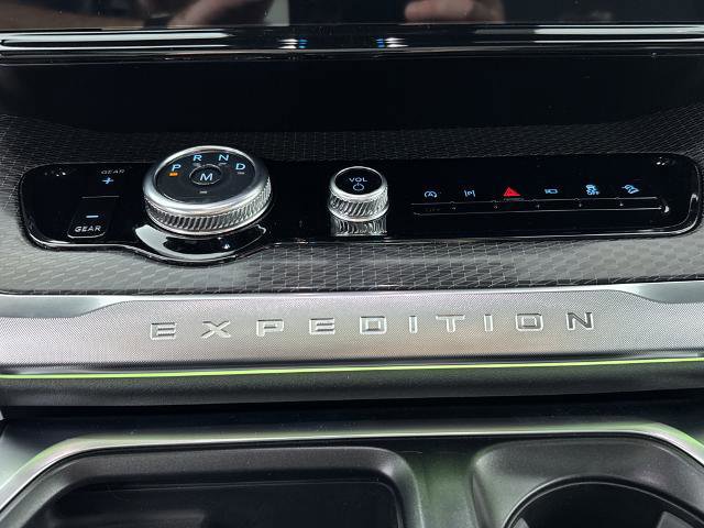 Certified 2026 Ford Expedition Platinum w/ Stealth Appearance Package image 24