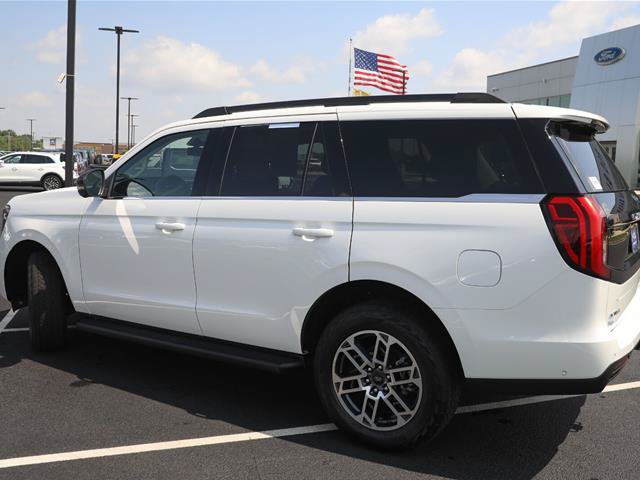 Certified 2025 Ford Expedition Active AWD/4WD image 16