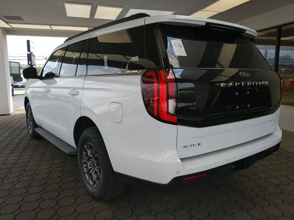 Certified 2025 Ford Expedition Active AWD/4WD image 9