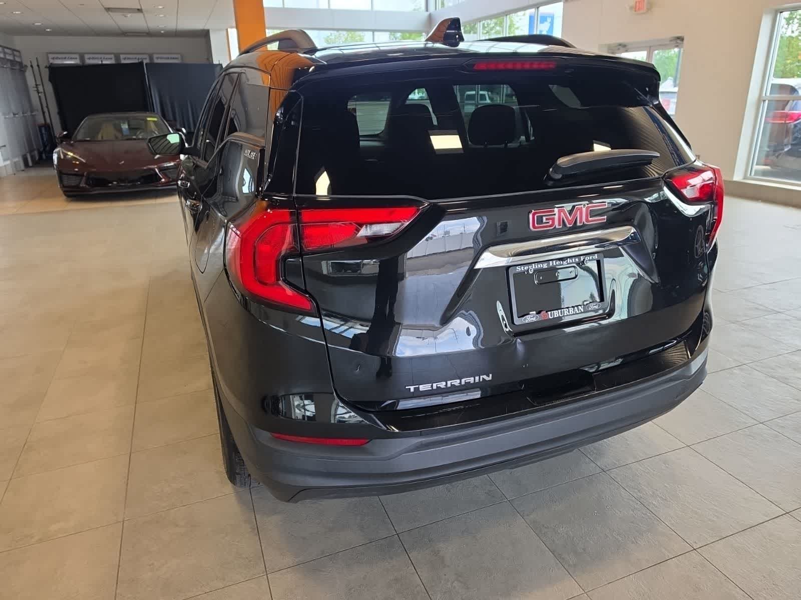 Used 2020 GMC Terrain SLE w/ Driver Convenience Package FWD image 10