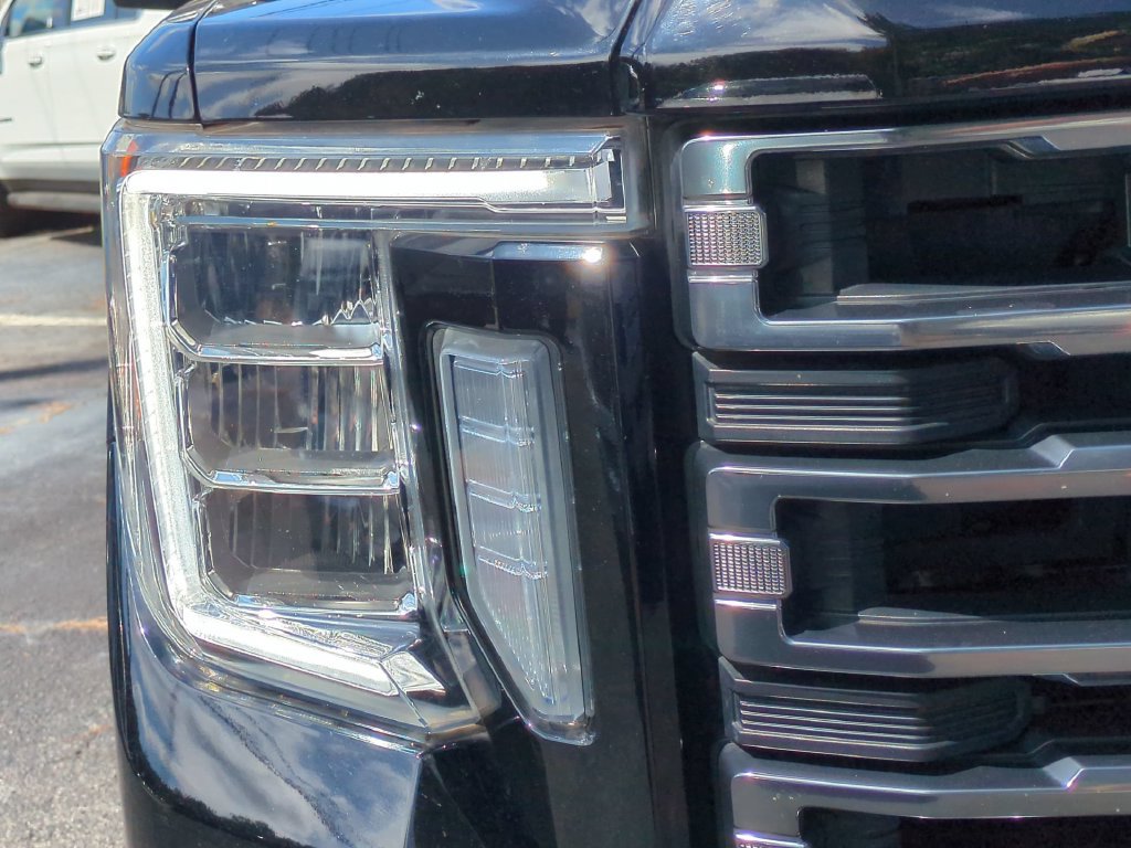 Used 2021 GMC Sierra 2500 AT4 w/ AT4 Premium Plus Package AWD/4WD image 11