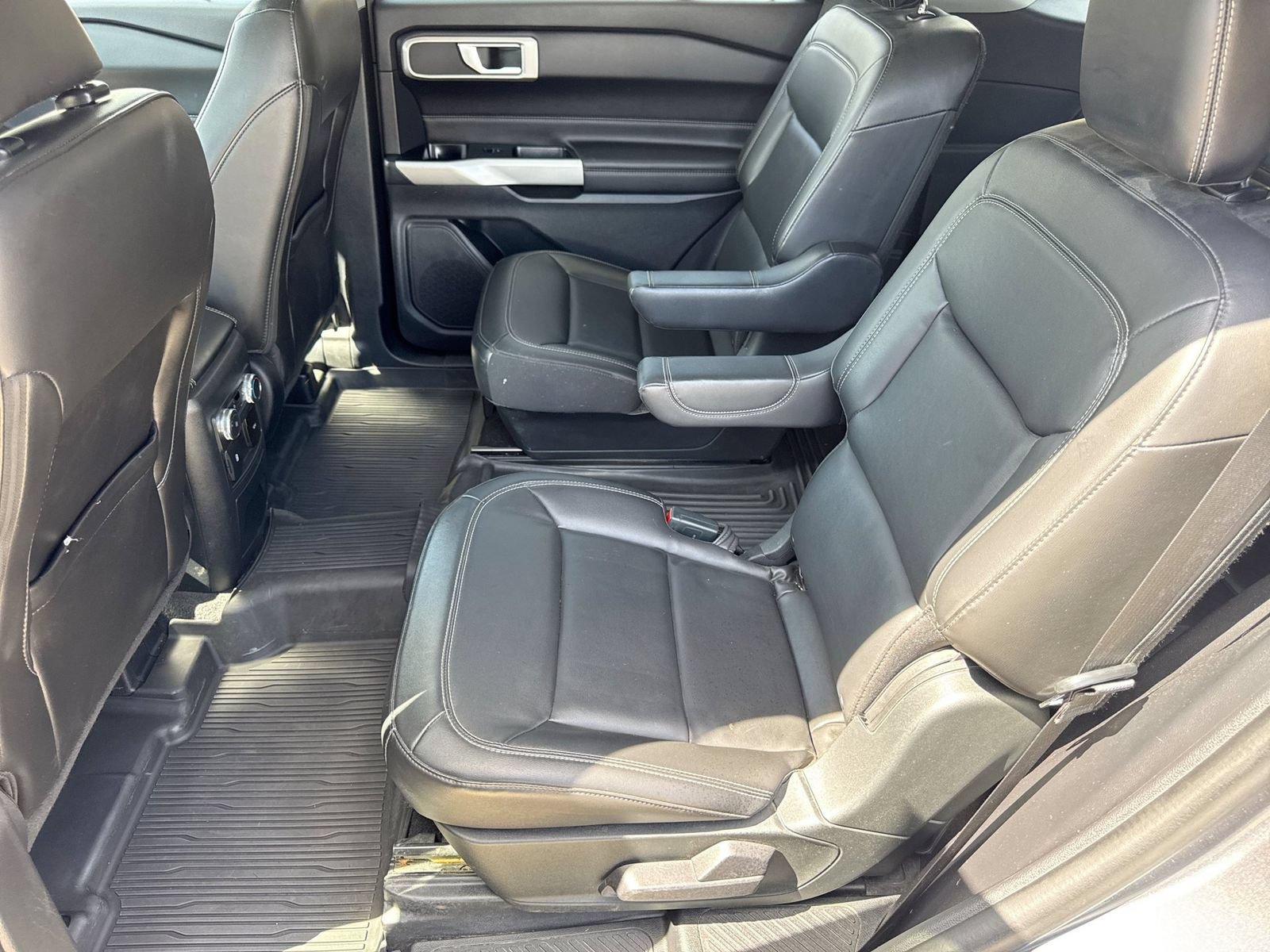 Certified 2022 Ford Explorer XLT w/ Equipment Group 202A AWD/4WD image 23