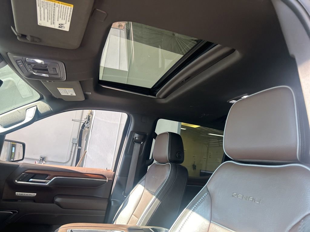 Used 2022 GMC Sierra 1500 Denali w/ Technology Package AWD/4WD image 6