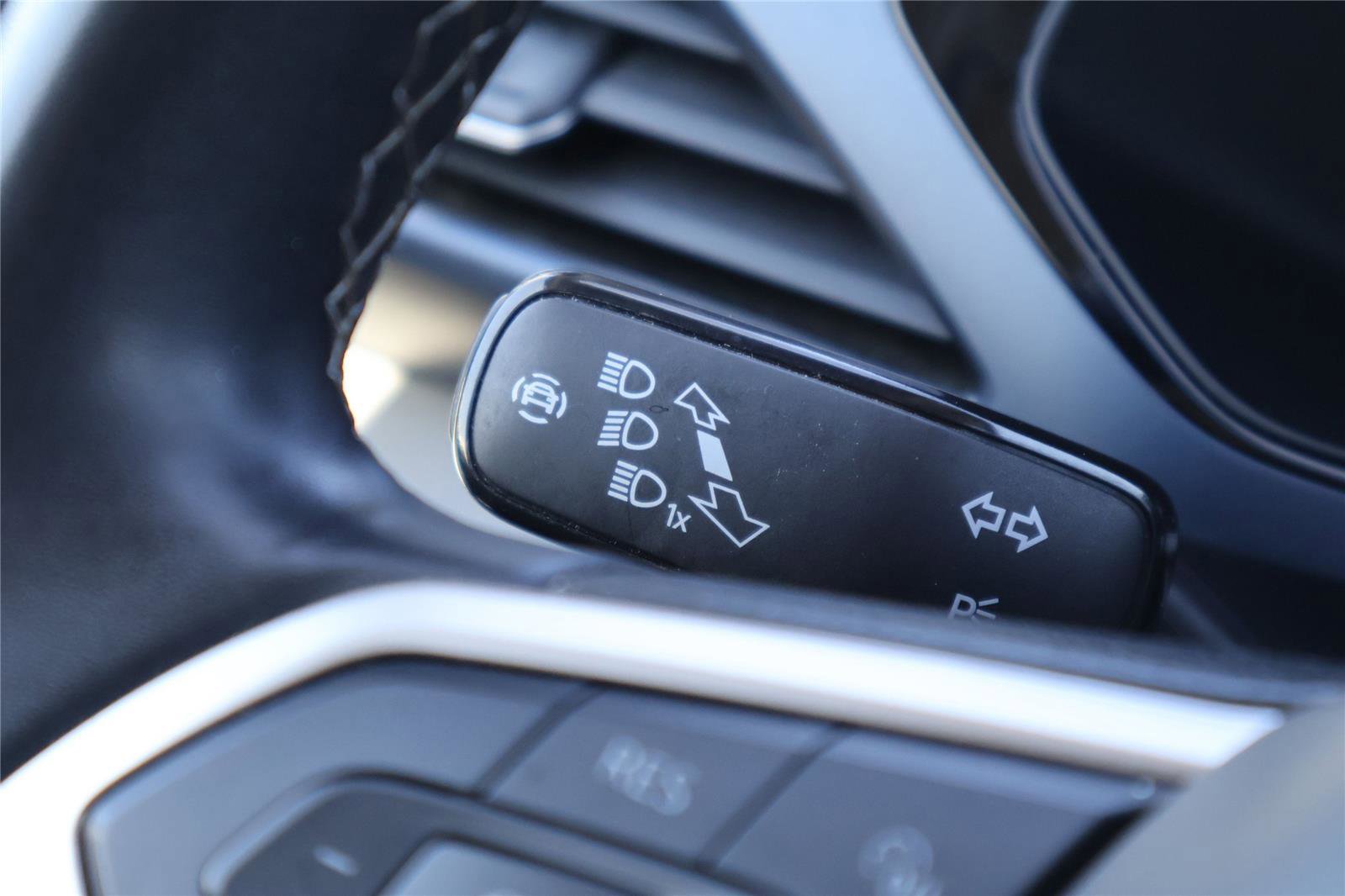 Used 2024 Volkswagen Taos SE image 19