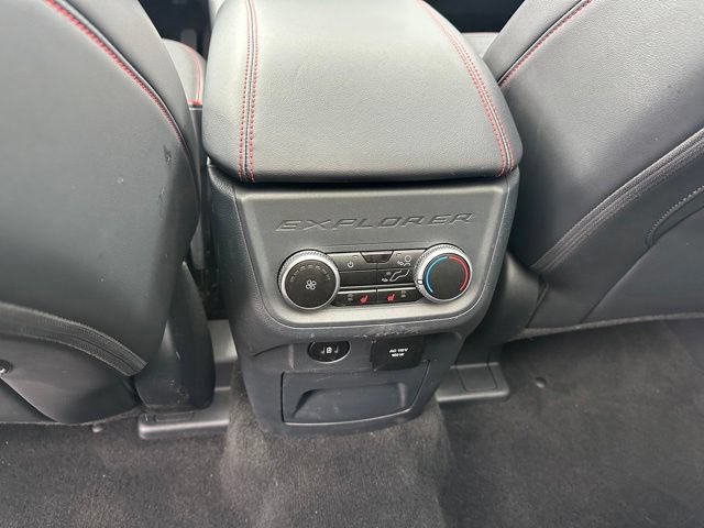 Certified 2025 Ford Explorer ST-Line w/ Premium Package AWD/4WD image 19