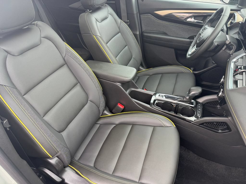 Used 2025 Chevrolet TrailBlazer ACTIV w/ Convenience Package FWD image 16