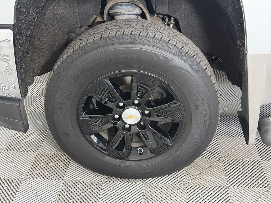 Used 2018 Chevrolet Silverado 1500 LT w/ All Star Edition image 8