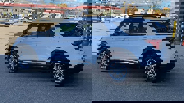 Certified 2025 Ford Explorer Active image 7