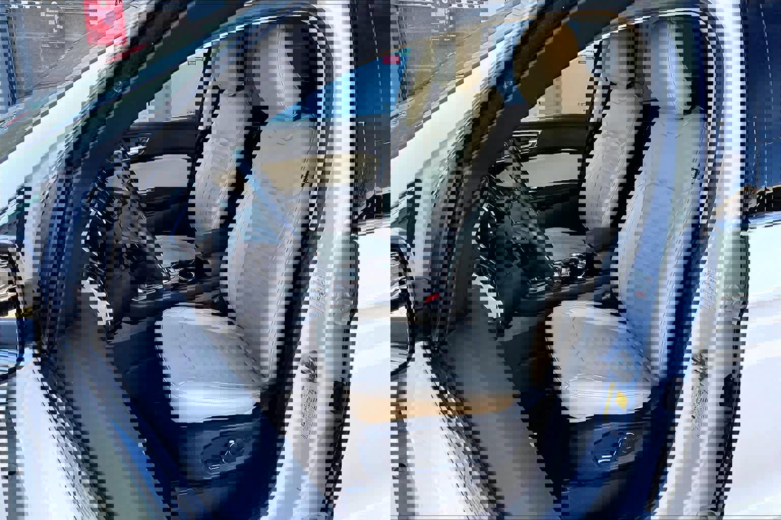 Certified 2018 Ford Edge SEL w/ Equipment Group 201A image 11