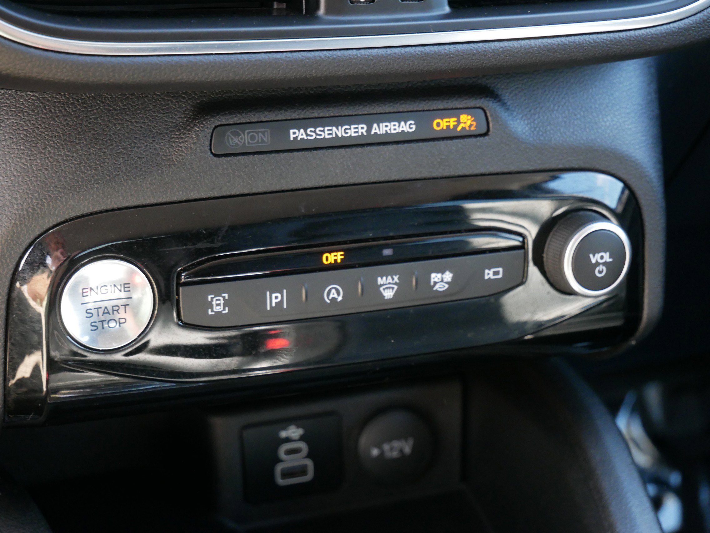 Certified 2024 Ford Escape Platinum AWD/4WD image 23